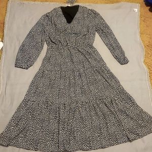 Long Sleeved Printed V Neck Dress Size Xl